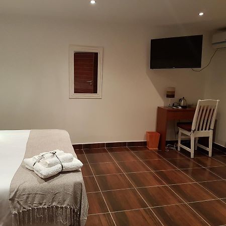Orquidea Guesthouse Spa & Restaurant Мапуто Екстериор снимка